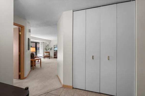 $315,000 | 2885 Knox Avenue South, Unit 605, Minneapolis, MN 55408