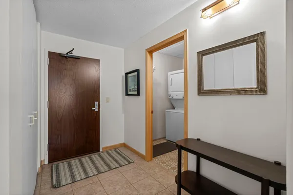 $315,000 | 2885 Knox Avenue South, Unit 605, Minneapolis, MN 55408