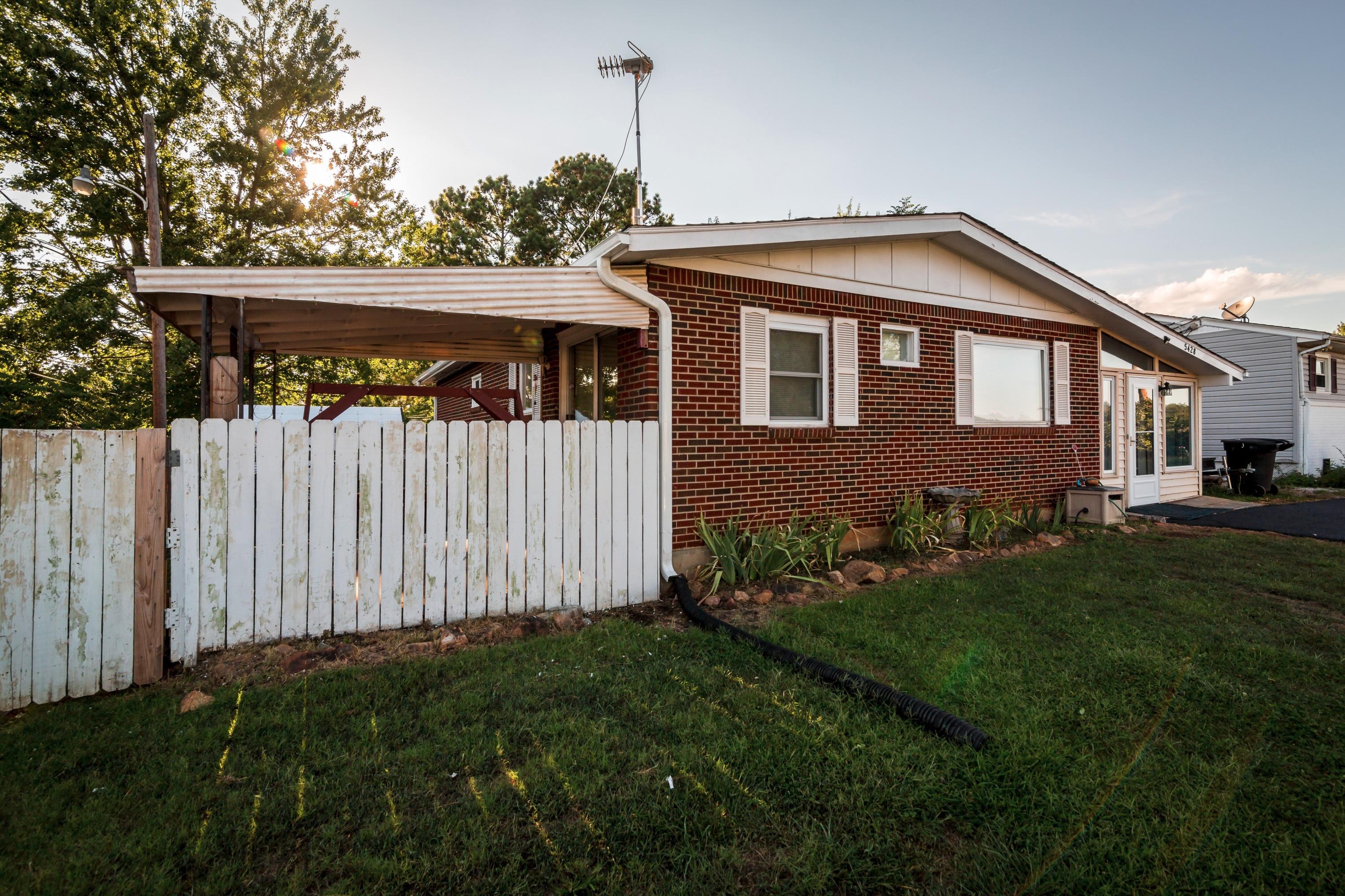 5428 Plantation Road Roanoke, VA 24019 - Photo 2 of 33 002-246553-15-5428 Plantation Rd_5532535