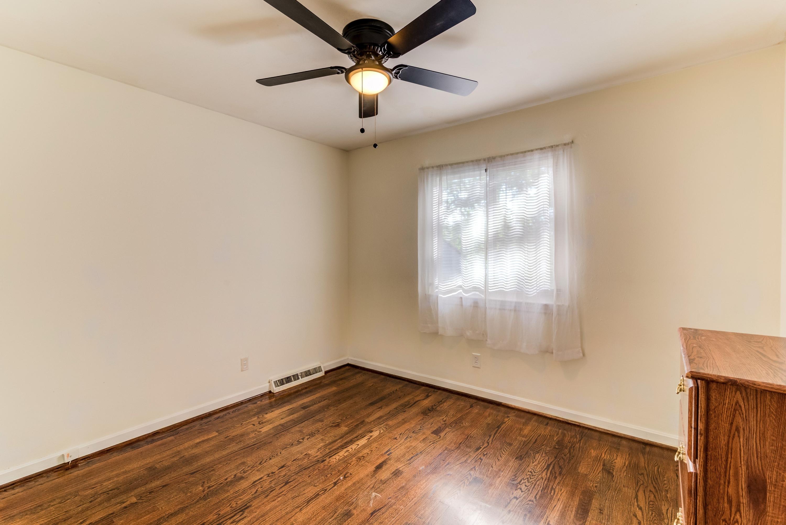 5428 Plantation Road Roanoke, VA 24019 - Photo 11 of 33 011-246553-8-5428 Plantation Rd-9_553252