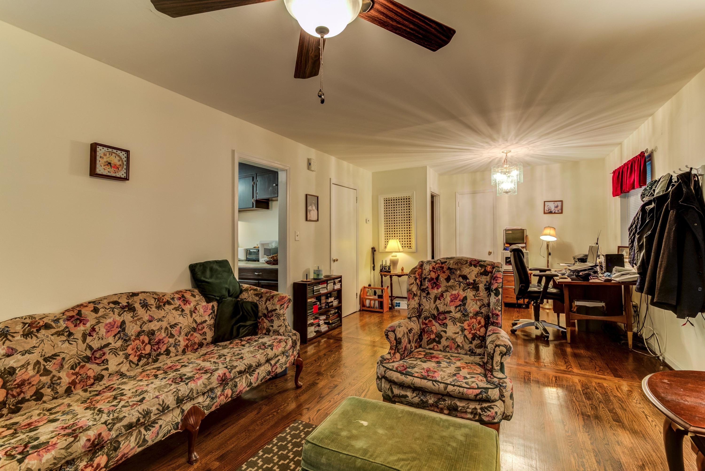 5428 Plantation Road Roanoke, VA 24019 - Photo 5 of 33 005-246553-2-5428 Plantation Rd-2_553251