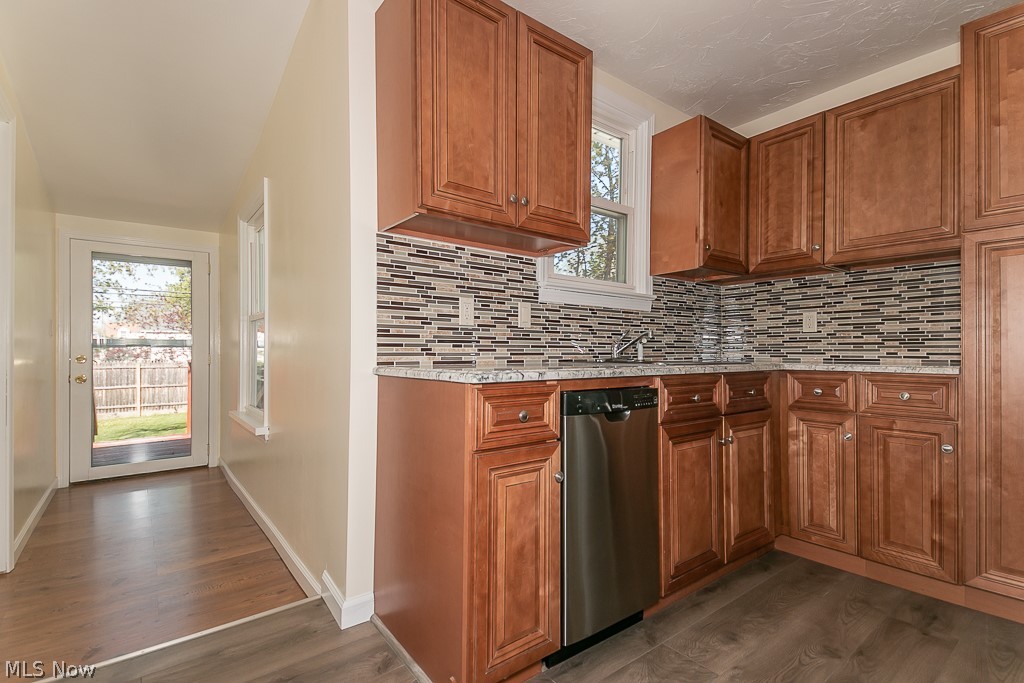 1638 Roselawn Road Cleveland, OH 44124 - Photo 2 of 22 Gallery Image 2