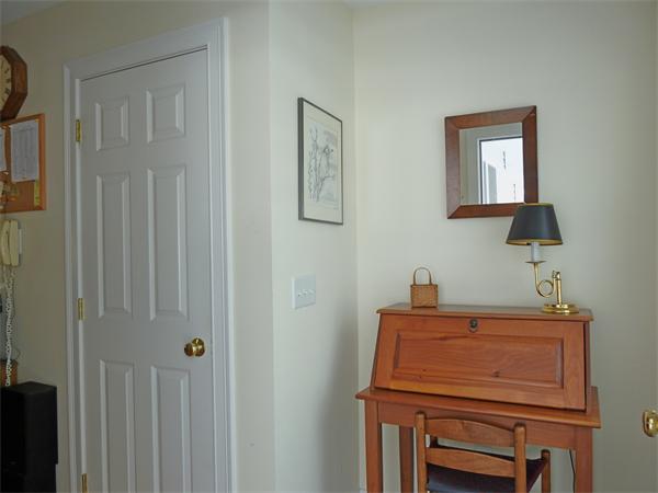 22 Pomeroy Meadow Road, Unit 13 Southampton, MA 01073 - Photo 2 of 13 Gallery Image 2