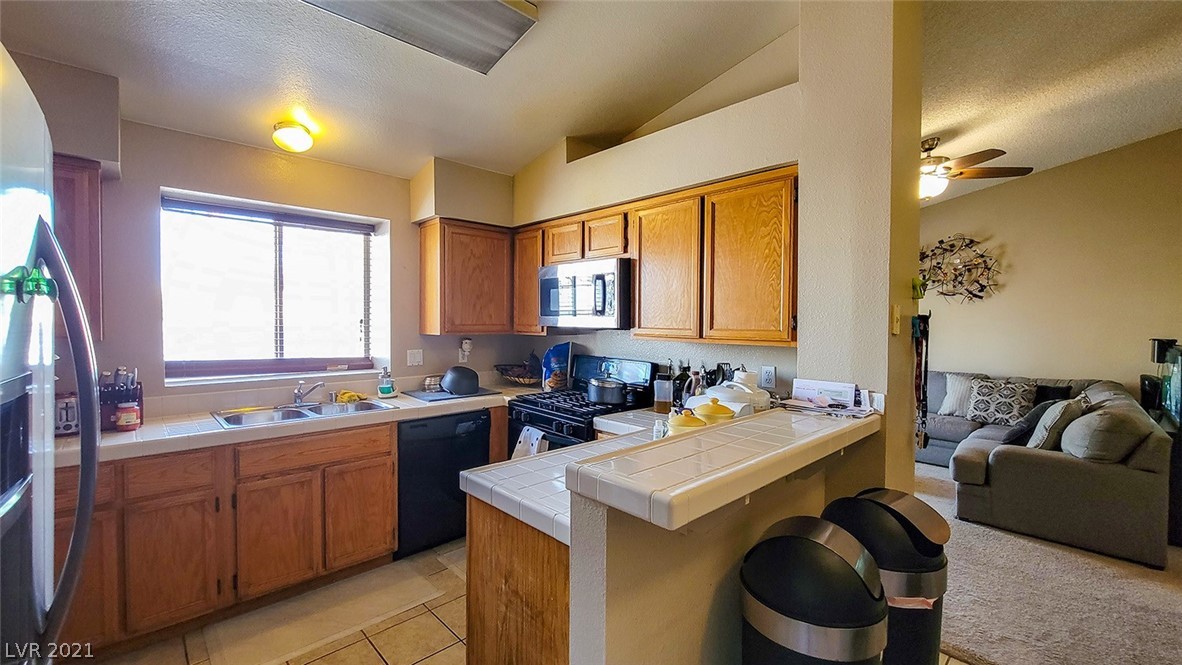 929 Rifle Drive Henderson, NV 89002 - Photo 12 of 23 Gallery Image 12