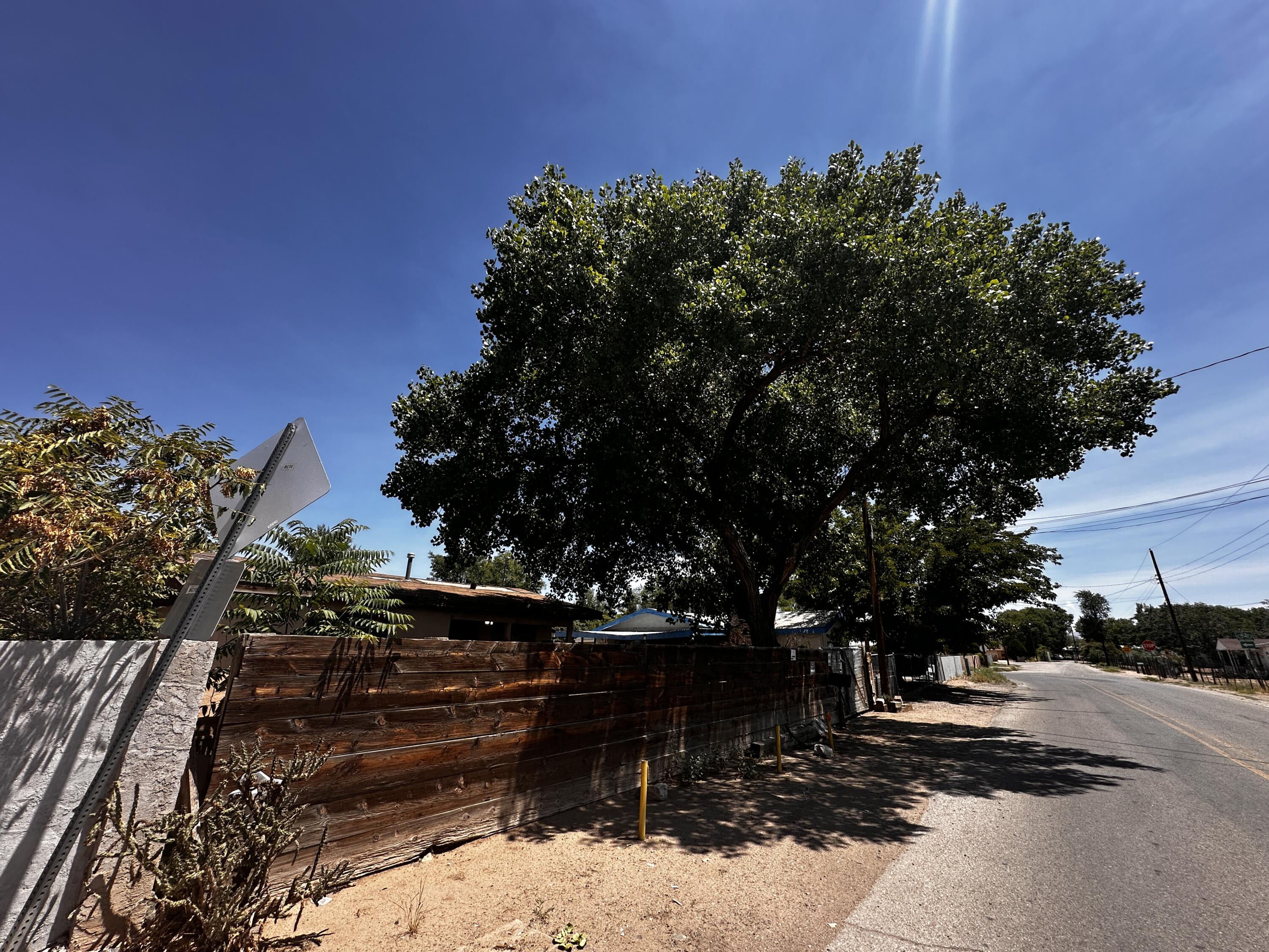 2804 Justo Road Southwest Albuquerque, NM 87105 - Photo 22 of 23 Gallery Image 22