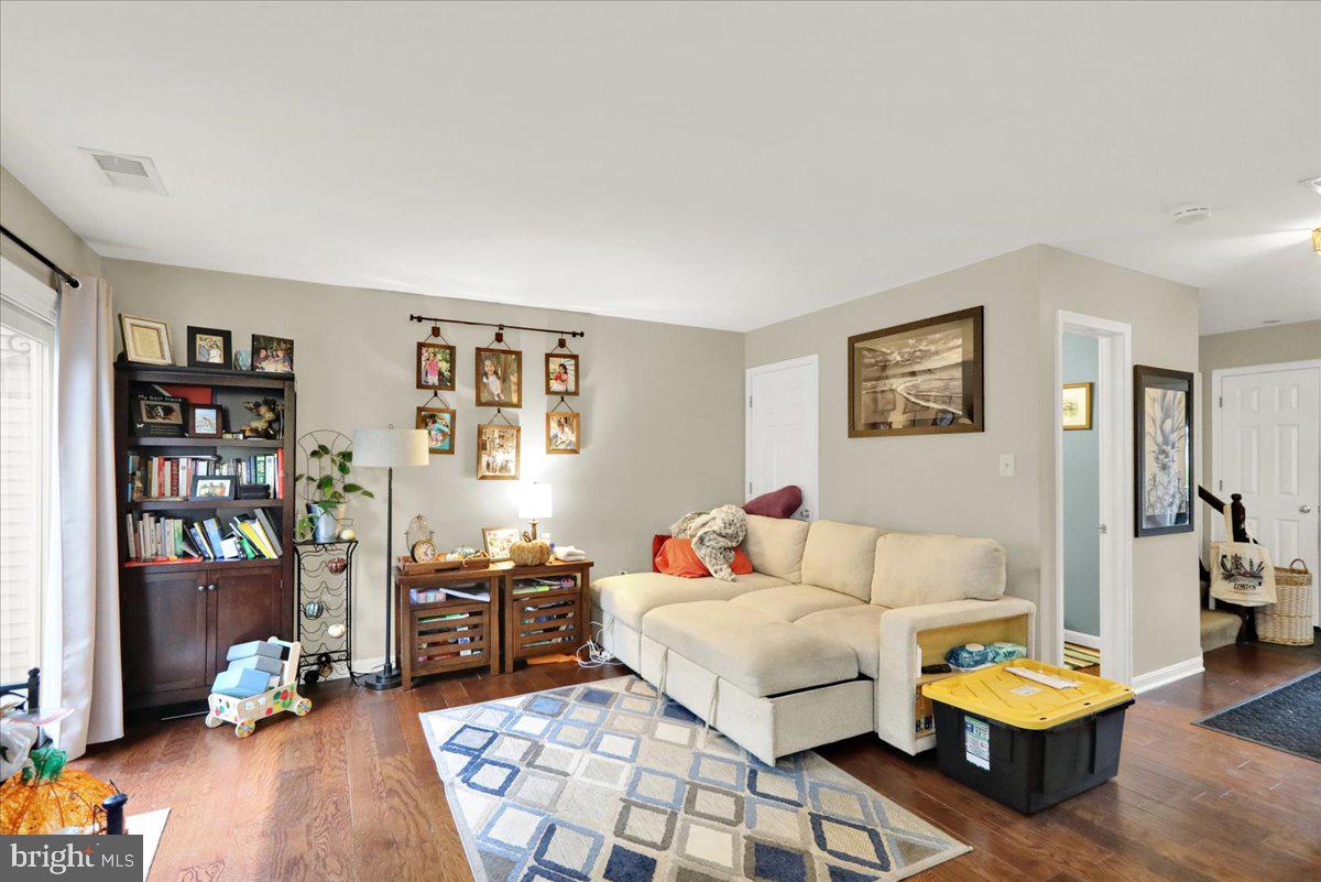 120 Laurel Court Reading, PA 19610 - Photo 7 of 21 a bedroom with furniture and a book shelf