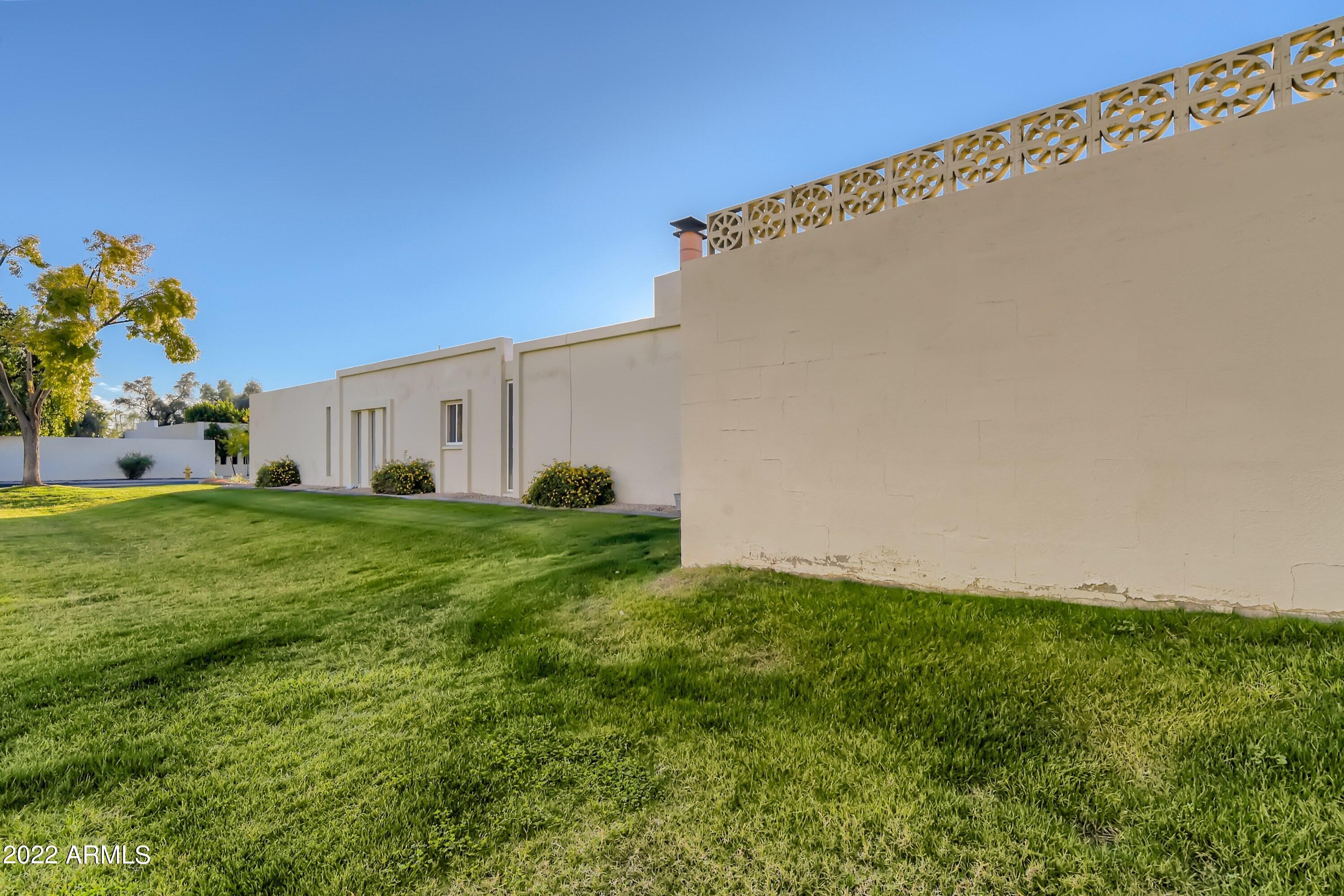 4324 East Piccadilly Road Phoenix, AZ 85018 - Photo 25 of 28 35 Exterior Side
