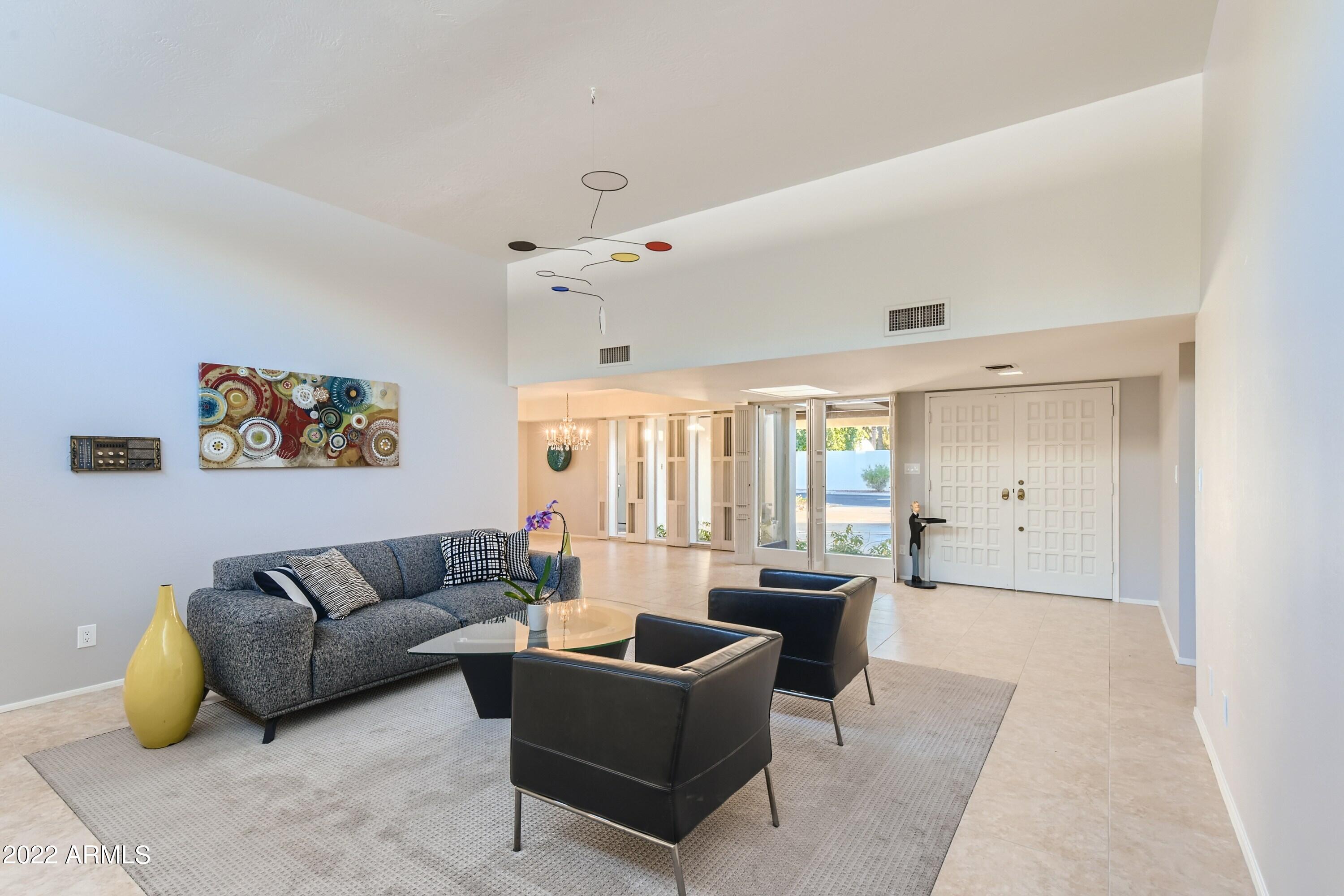 4324 East Piccadilly Road Phoenix, AZ 85018 - Photo 6 of 28 07 Living Room