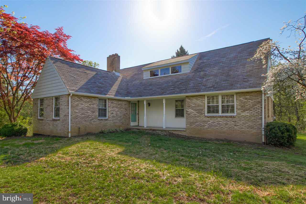 156 Hoffman Road Gettysburg, PA 17325 - Photo 1 of 36