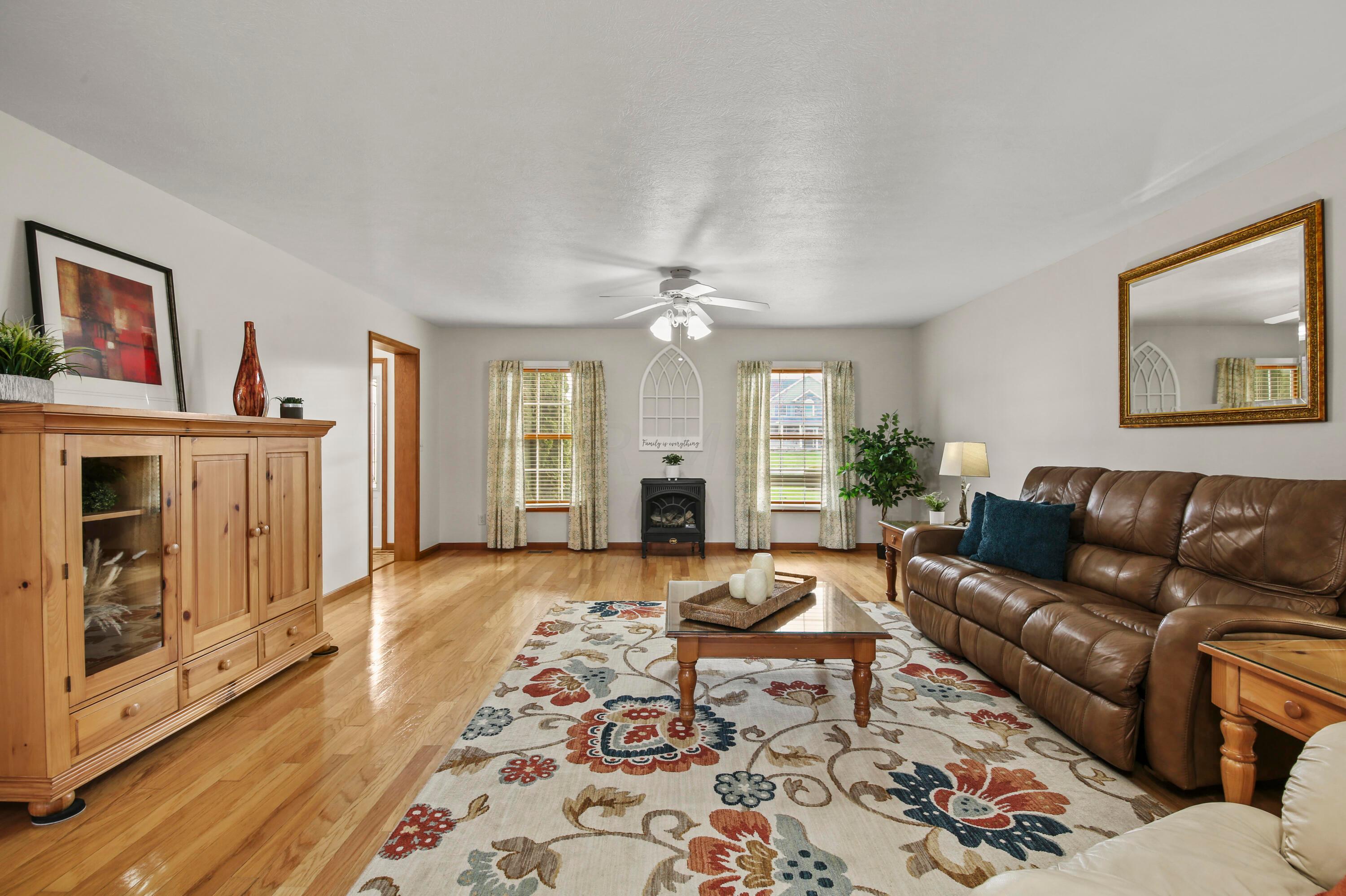 3273 Gooding Road Marion, OH 43302 - Photo 10 of 60 Additional view of the Living/Flex/Room.