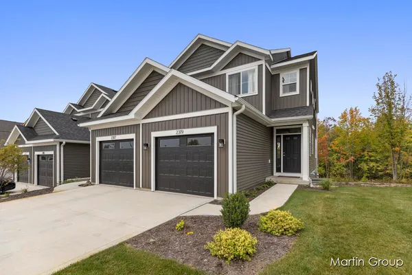 $345,900 | 2213 Watertown Way, Grand Rapids, MI 49505