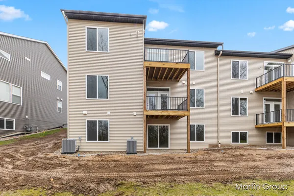 $345,900 | 2213 Watertown Way, Grand Rapids, MI 49505