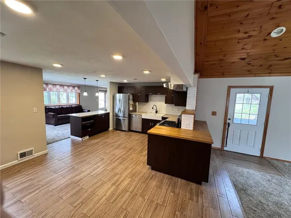 $395,000 | 1418 Lakeside Drive, Allison Park, PA 15101