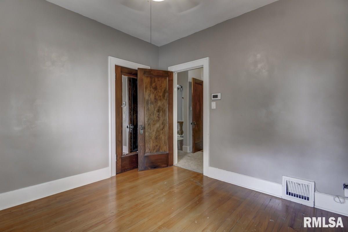 1025 West Governor Street Springfield, IL 62704 - Photo 18 of 36 Gallery Image 18