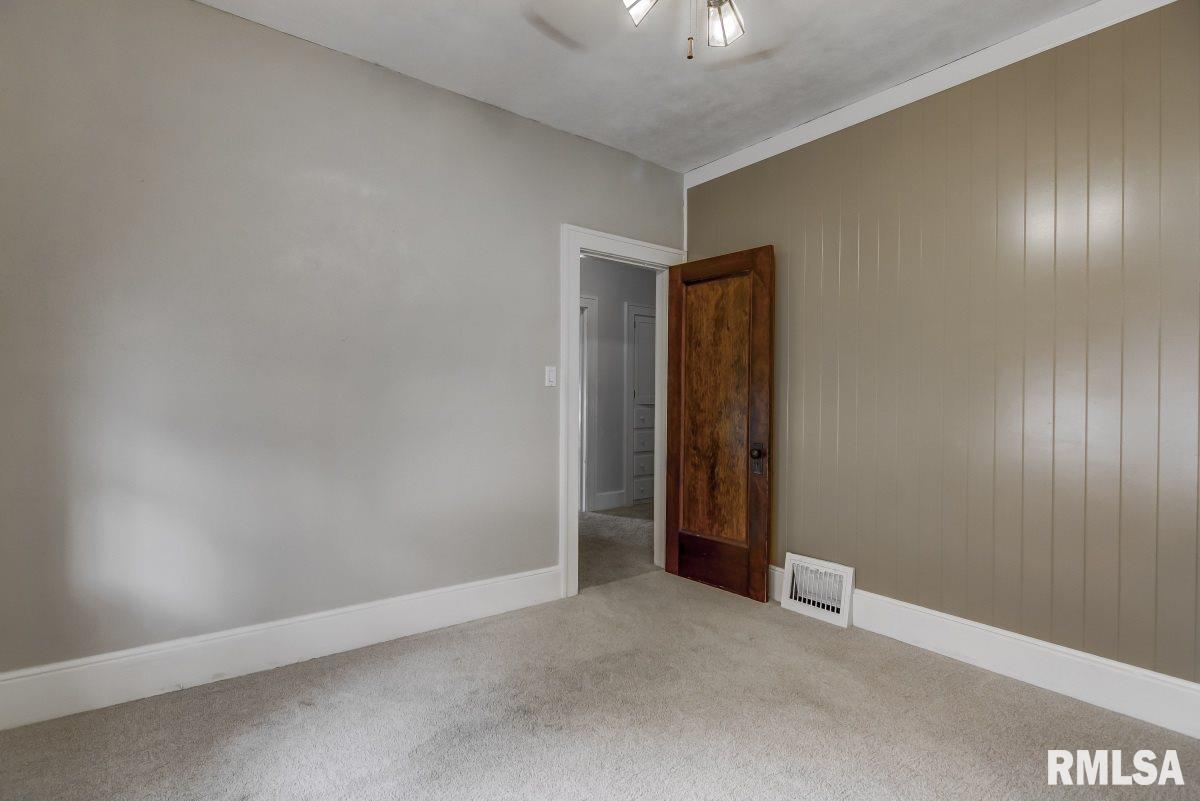 1025 West Governor Street Springfield, IL 62704 - Photo 21 of 36 Gallery Image 21