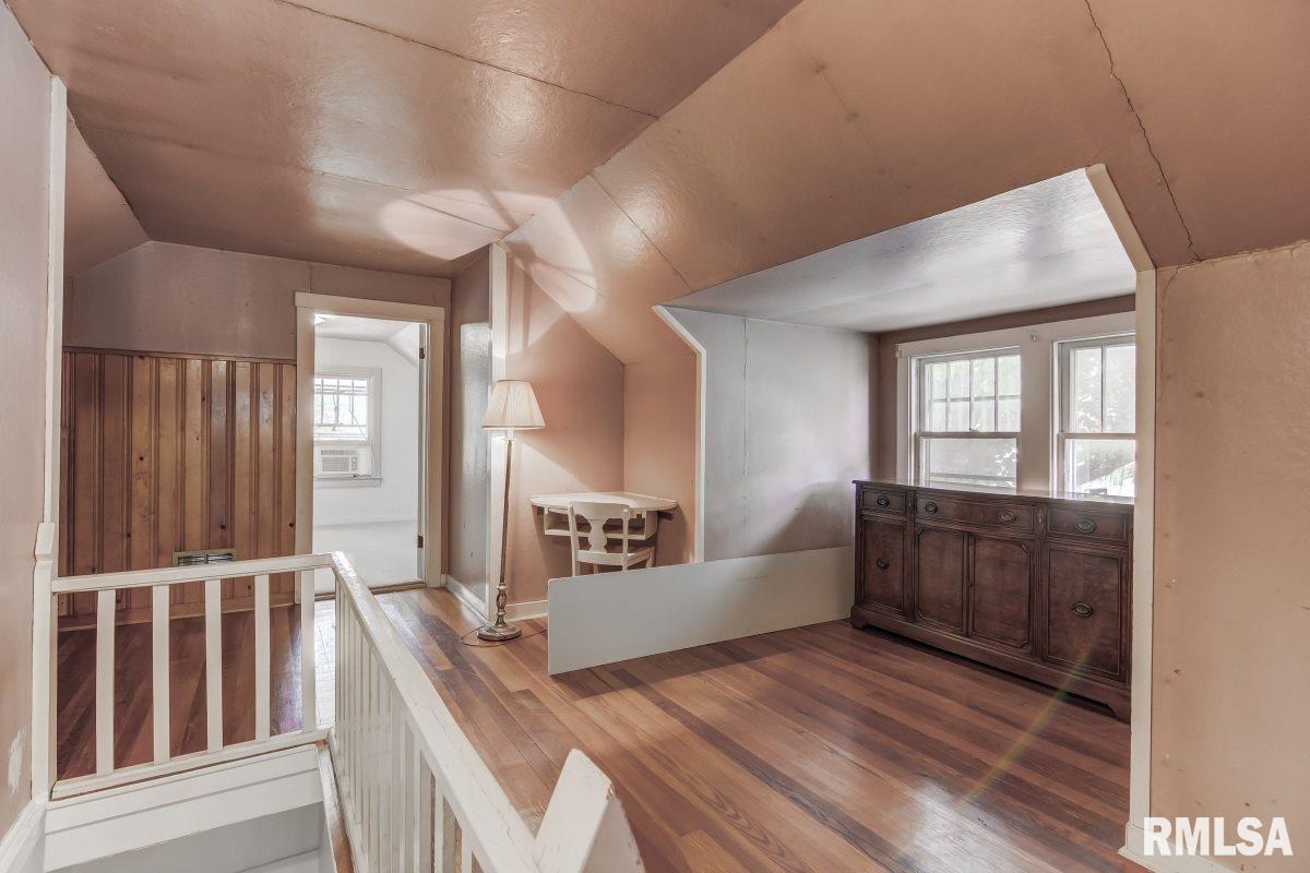 1025 West Governor Street Springfield, IL 62704 - Photo 22 of 36 Gallery Image 22