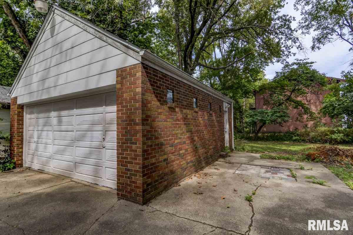 1025 West Governor Street Springfield, IL 62704 - Photo 32 of 36 Gallery Image 32