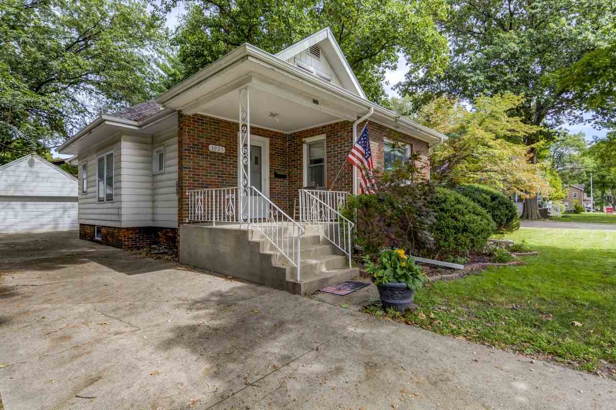 1025 West Governor Street Springfield, IL 62704 - Photo 35 of 36 Gallery Image 35