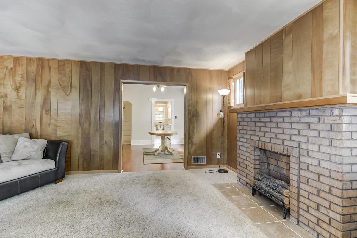 1025 West Governor Street Springfield, IL 62704 - Photo 7 of 36 Gallery Image 7