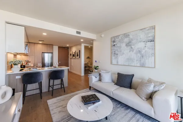 $6,150 | 11750 Wilshire Boulevard, Unit 2004, Los Angeles, CA 90025