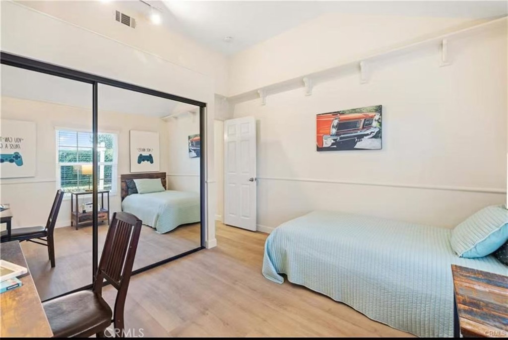 5 Wellesley Irvine, CA 92612 - Photo 2 of 9