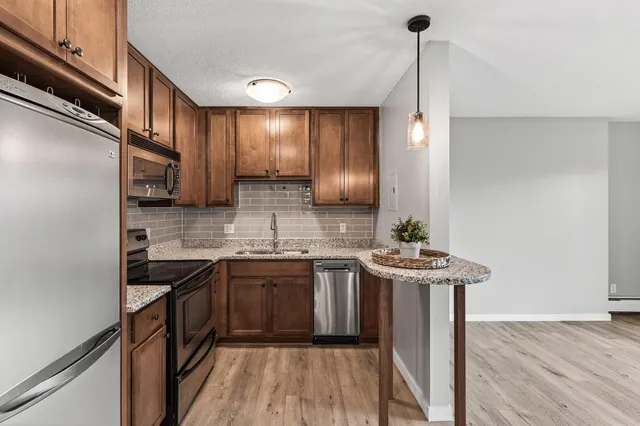 $99,000 | 3729 Snelling Avenue, Unit 308, Minneapolis, MN 55406