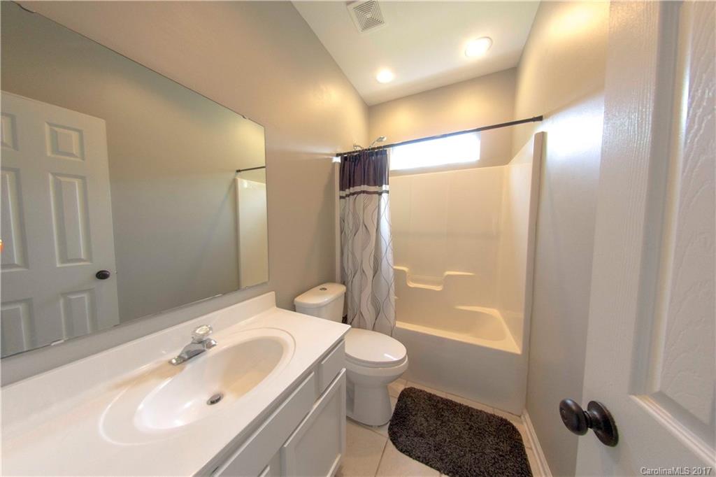 8402 Newfane Road, Unit 22 Charlotte, NC 28269 - Photo 10 of 13 Gallery Image 10