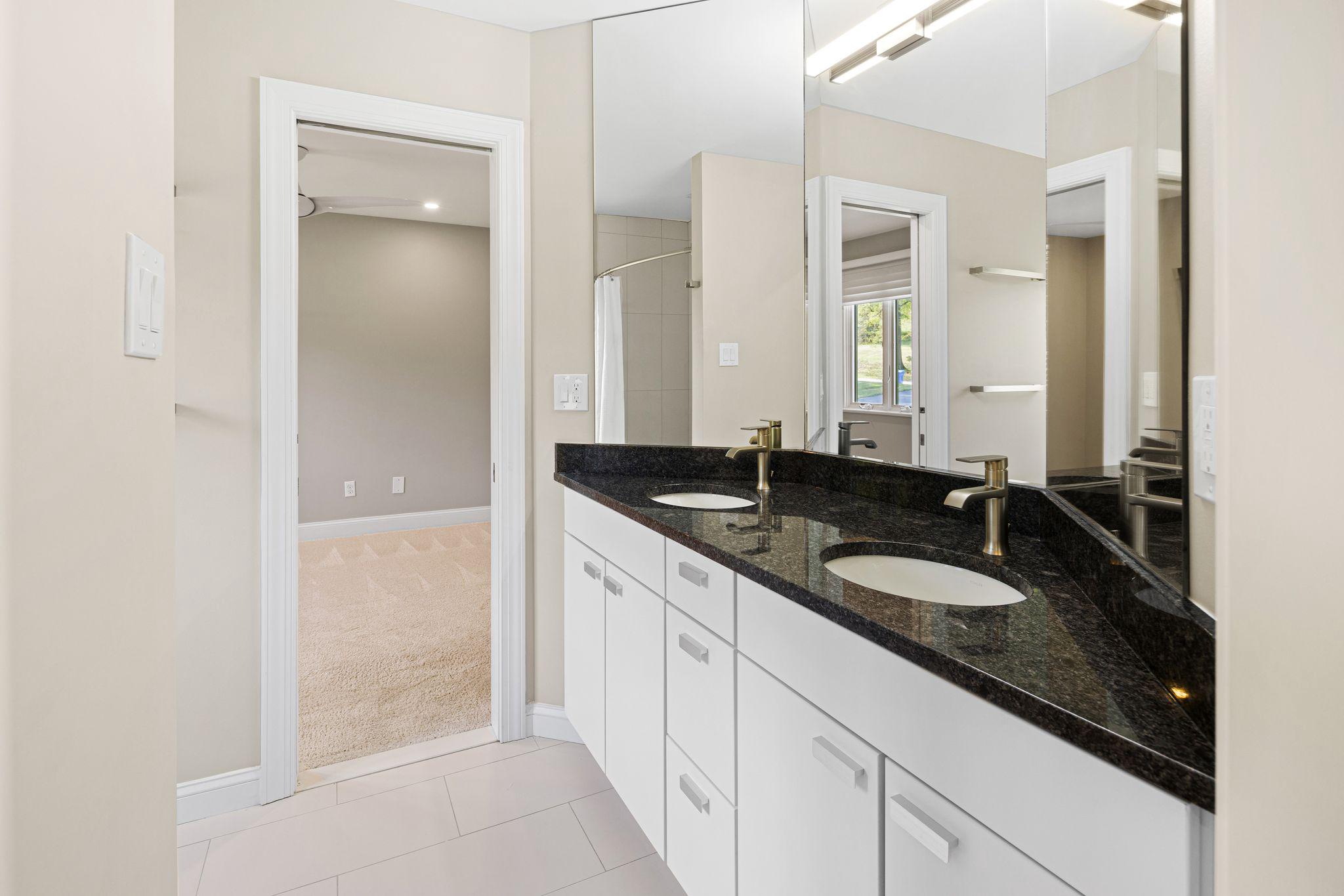 883 Echo Hill Road West Chester, PA 19382 - Photo 21 of 50 Jack and Jill Bathroom