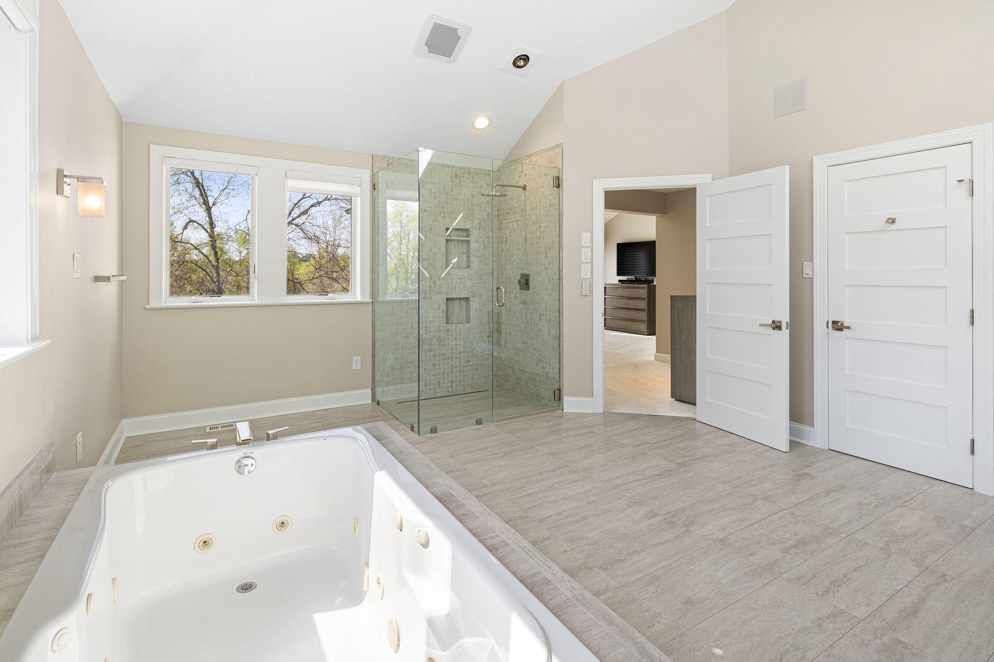 883 Echo Hill Road West Chester, PA 19382 - Photo 30 of 50 Primary En Suite Bathroom