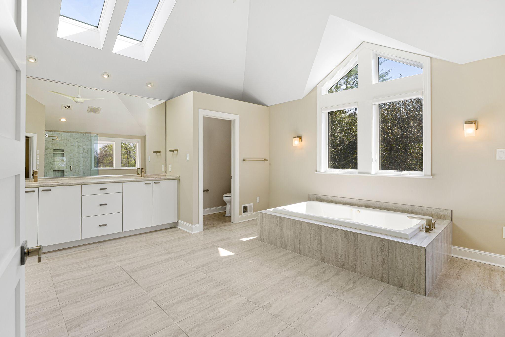 883 Echo Hill Road West Chester, PA 19382 - Photo 31 of 50 Primary En Suite Bathroom