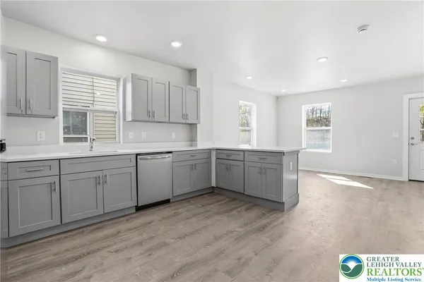 $2,500 | 1065 Bushkill Drive, Easton, PA 18042