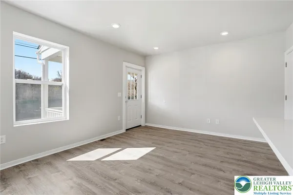 $2,500 | 1065 Bushkill Drive, Easton, PA 18042