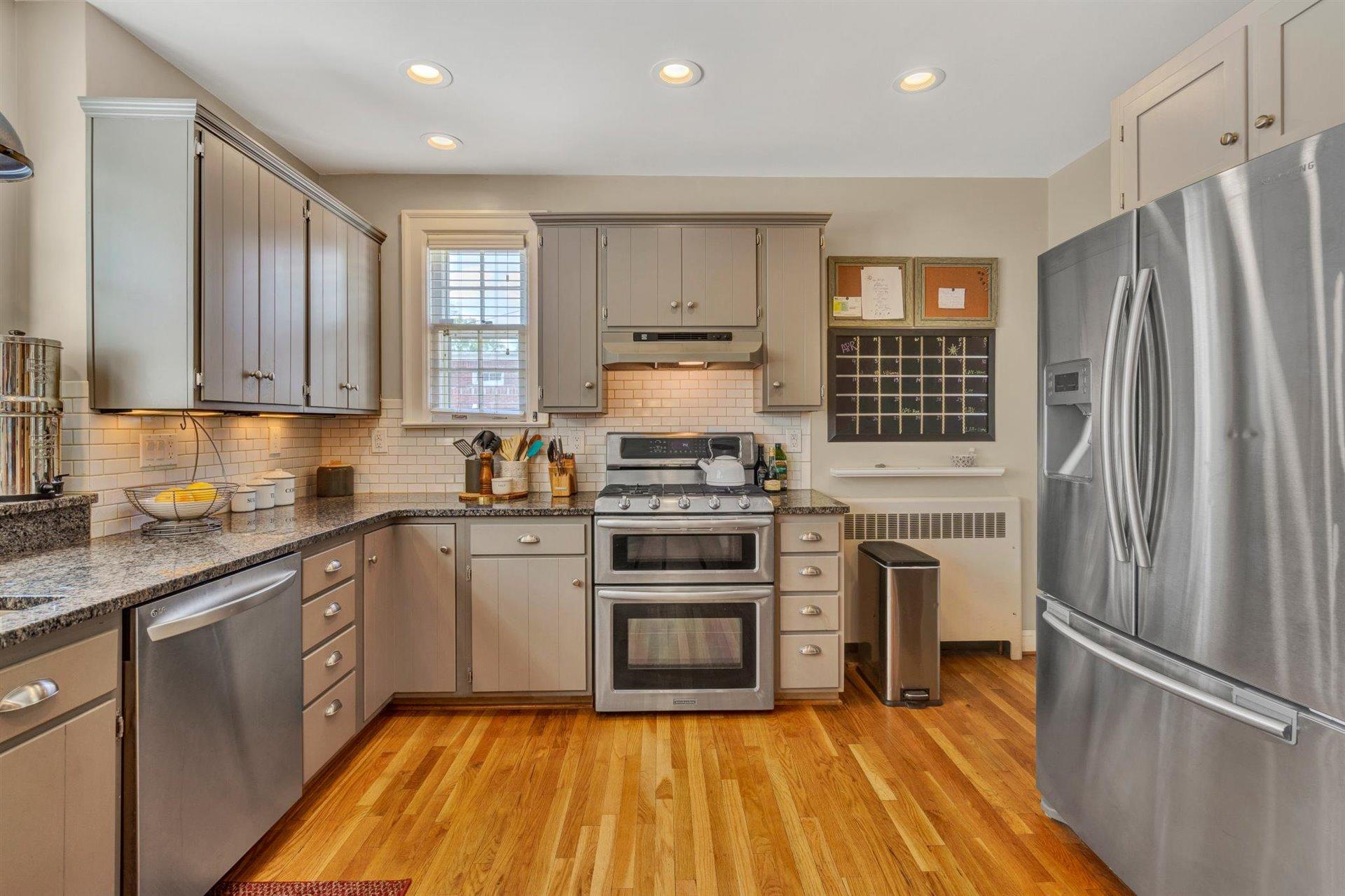 2103 Grandin Road Southwest Roanoke, VA 24015 - Photo 19 of 71 Gourmet Kitchen