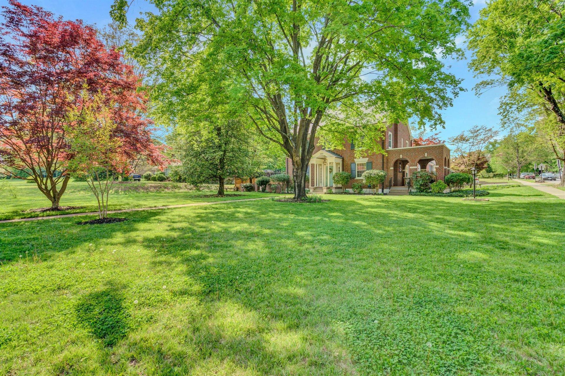 2103 Grandin Road Southwest Roanoke, VA 24015 - Photo 62 of 71 Level Landscaped yard