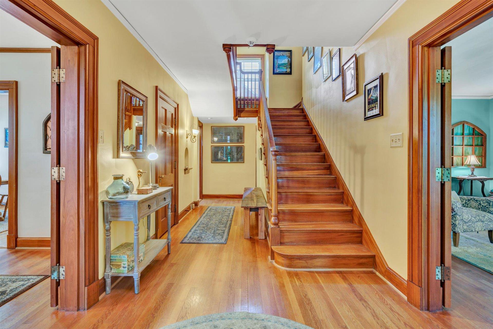 2103 Grandin Road Southwest Roanoke, VA 24015 - Photo 8 of 71 Foyer
