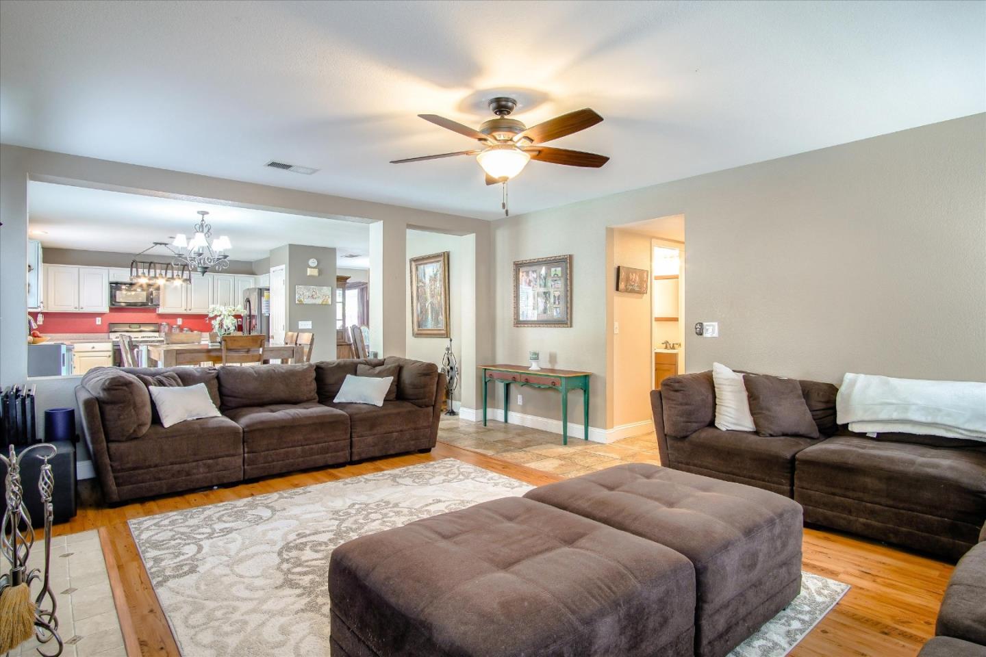 2745 Valley View Road Hollister, CA 95023 - Photo 12 of 47 Gallery Image 12