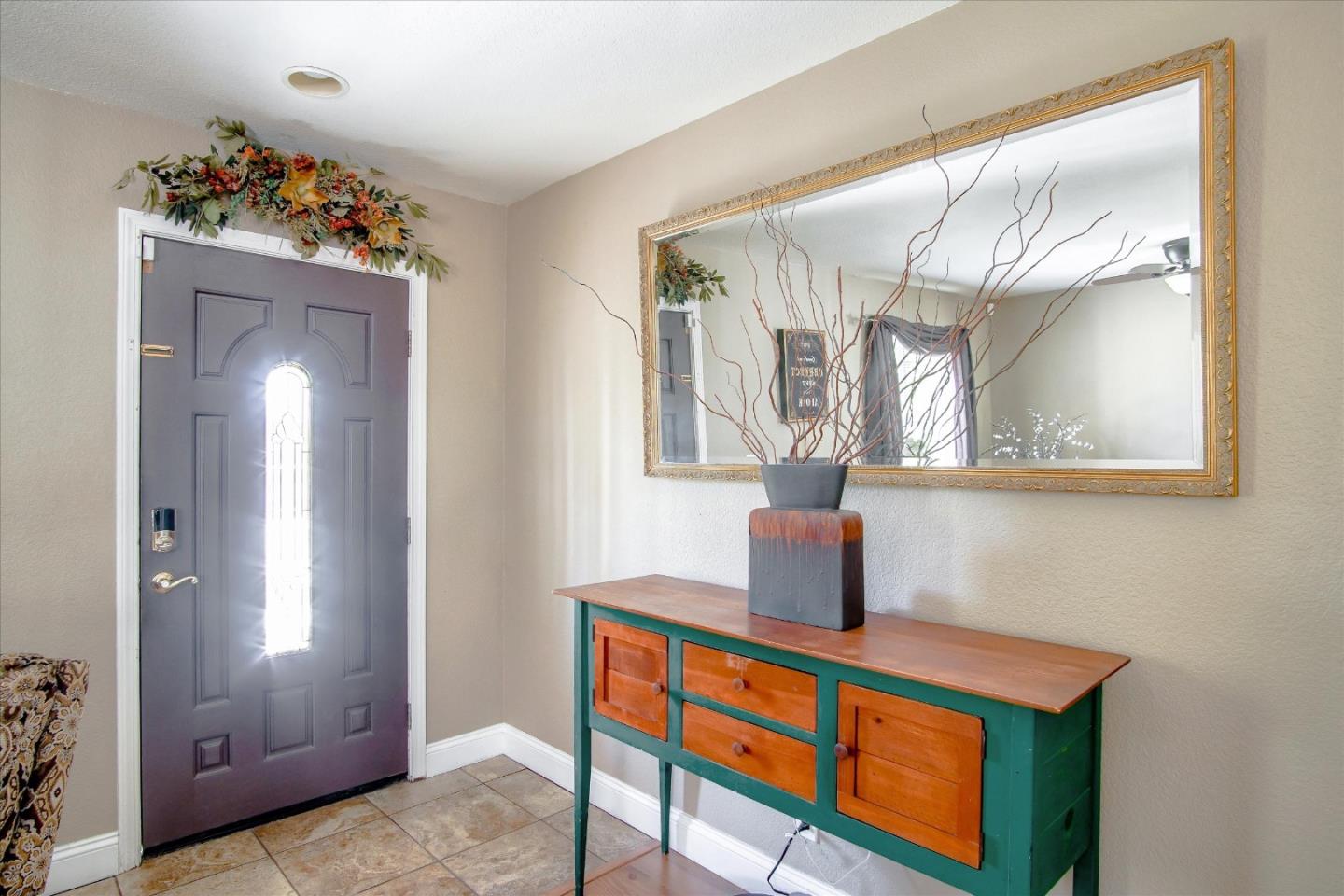 2745 Valley View Road Hollister, CA 95023 - Photo 6 of 47 Gallery Image 6