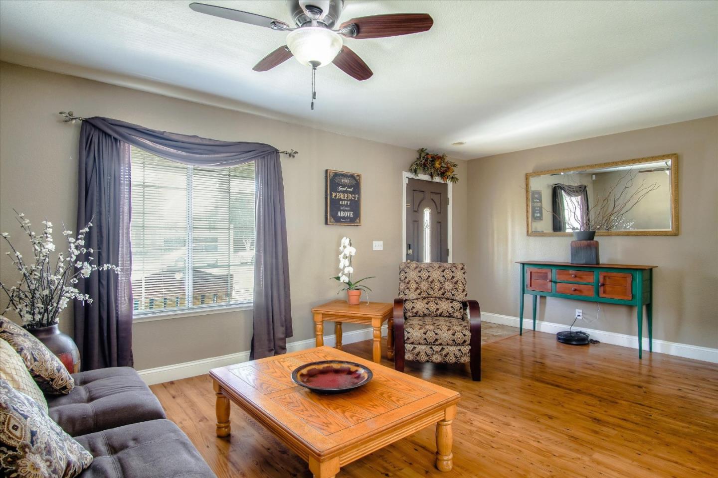 2745 Valley View Road Hollister, CA 95023 - Photo 7 of 47 Gallery Image 7