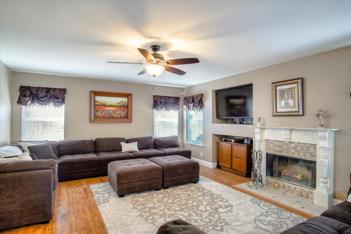 2745 Valley View Road Hollister, CA 95023 - Photo 10 of 47 Gallery Image 10