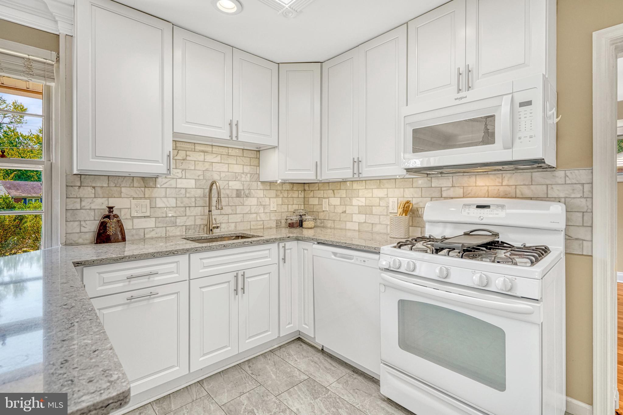 7402 Hallmark Place Springfield, VA 22150 - Photo 8 of 37