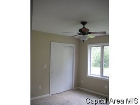 1865 MayField Road Chatham, IL 62629 - Photo 7 of 12 Gallery Image 7