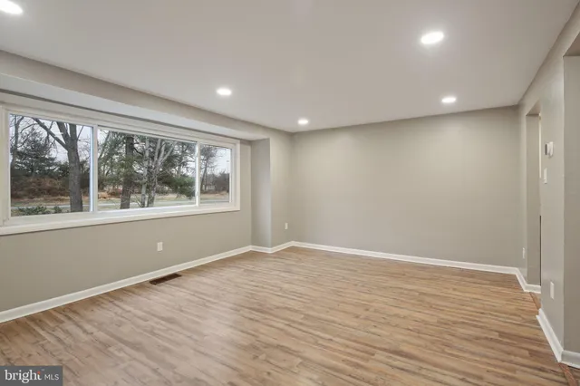 $2,425 | 9432 Merryrest Road, Columbia, MD 21045