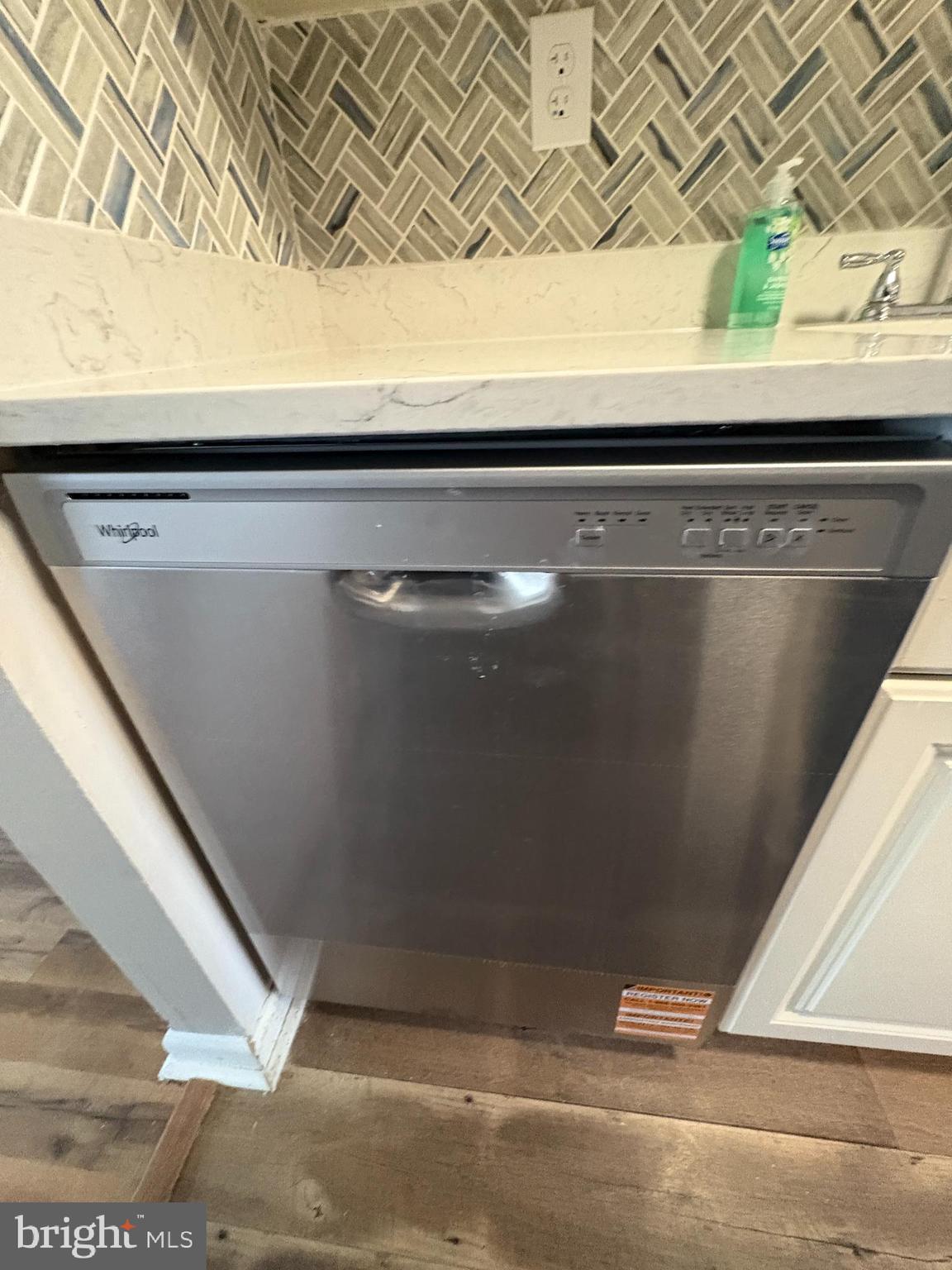 9432 Merryrest Road Columbia, MD 21045 - Photo 8 of 27 New stainless dishwasher