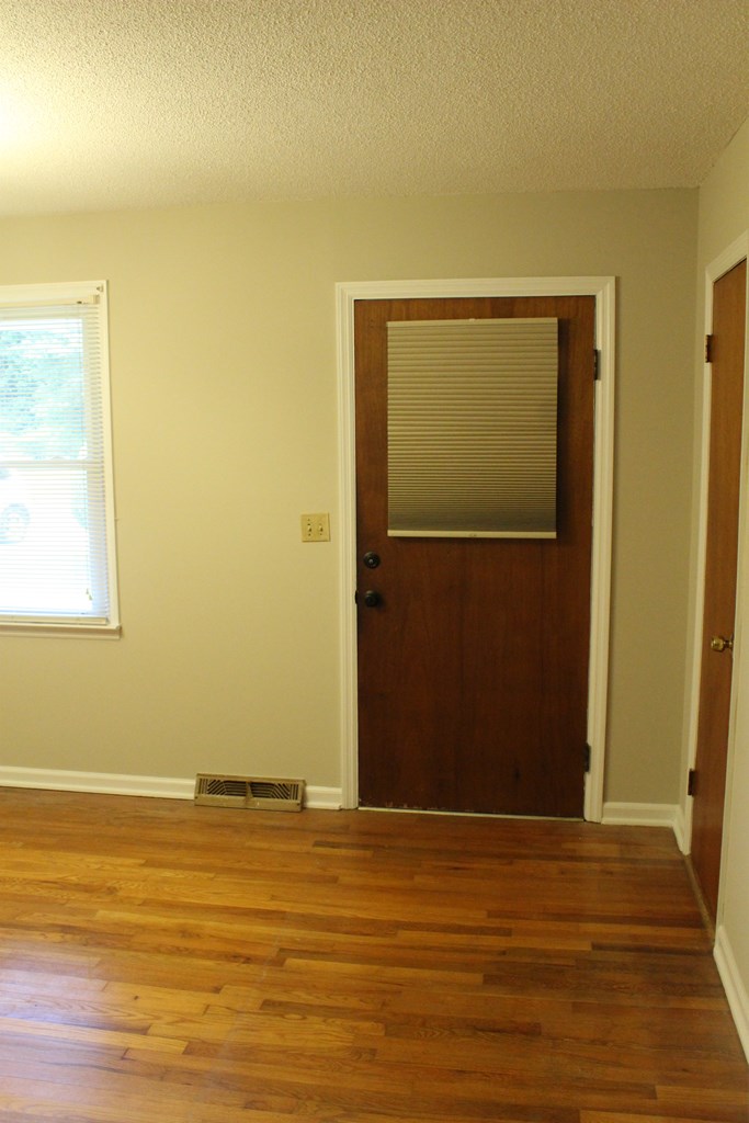 214 Cromer Road Hodges, SC 29653 - Photo 5 of 20