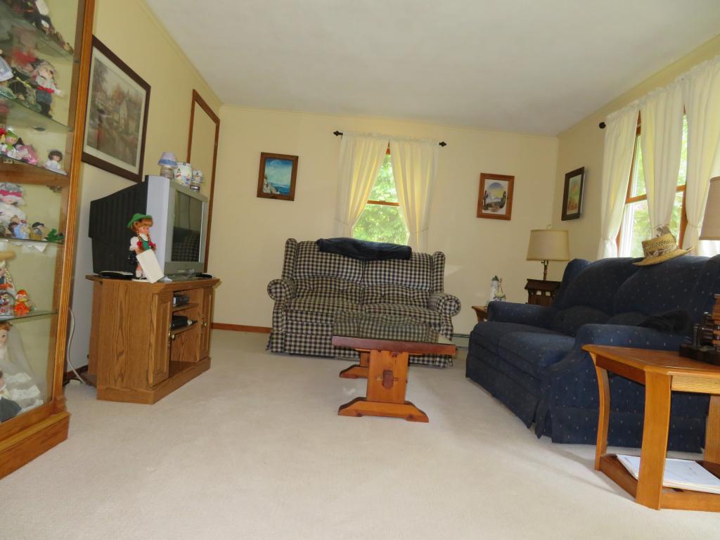429 Middle Winchendon Road Rindge, NH 03461 - Photo 8 of 19
