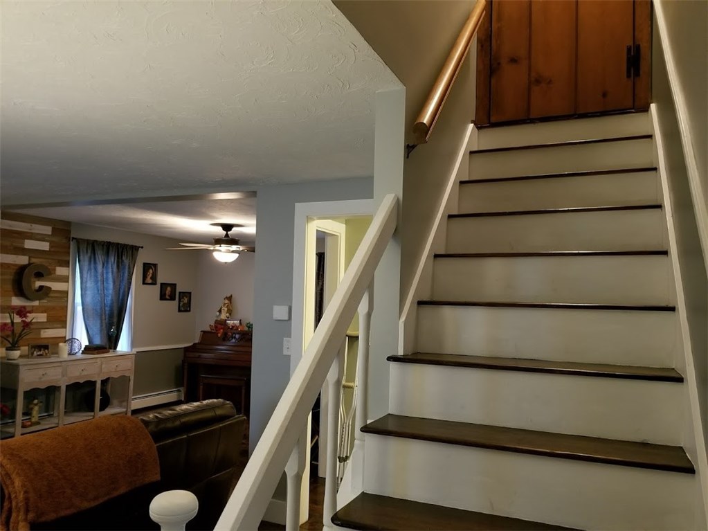 60 Colonial Road Burrillville, RI 02830 - Photo 3 of 23