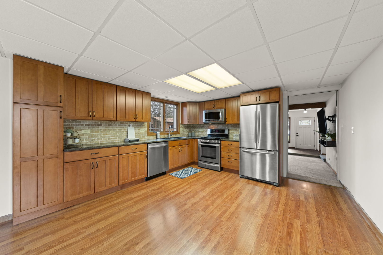 440 West Harrison Road Lombard, IL 60148 - Photo 5 of 17