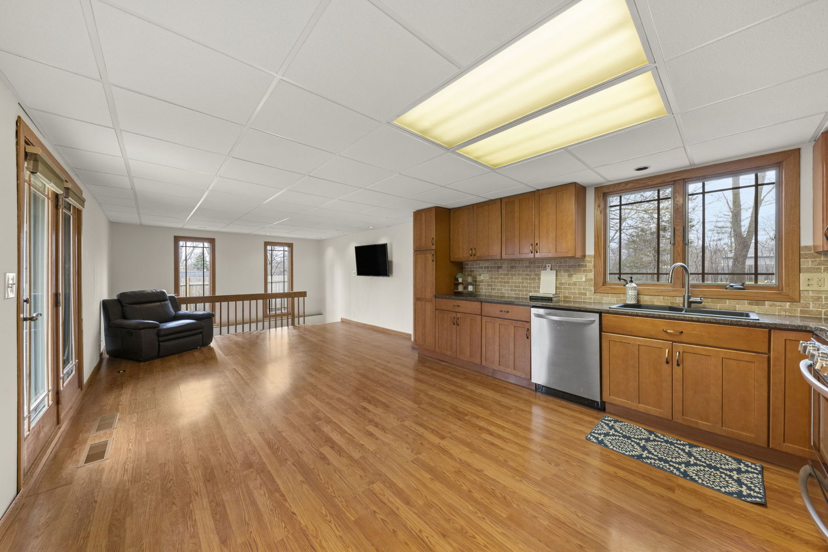 440 West Harrison Road Lombard, IL 60148 - Photo 6 of 17