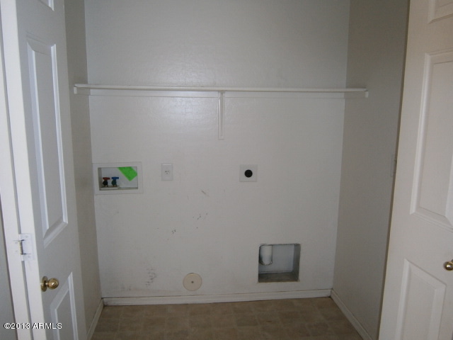 1307 West Vineyard Road Phoenix, AZ 85041 - Photo 18 of 30 Laundry Area