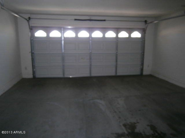 1307 West Vineyard Road Phoenix, AZ 85041 - Photo 21 of 30 Garage